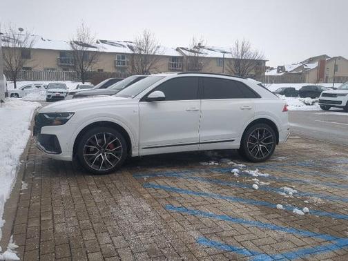 2022 Audi Q8 55 Premium Plus