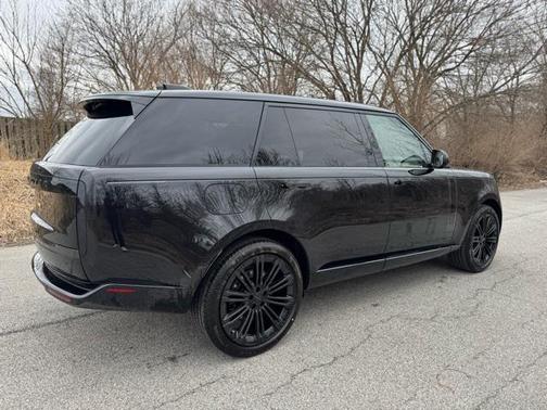 2026 Land Rover Range Rover P530 SE 7 Seat