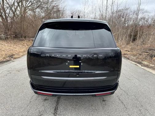 2026 Land Rover Range Rover P530 SE 7 Seat