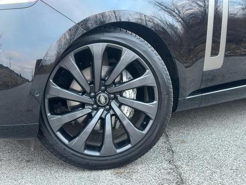 2025 Land Rover Range Rover P400 SE