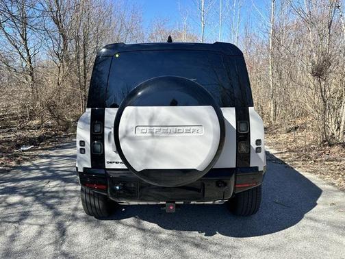 2026 Land Rover Defender P400 X-Dynamic SE