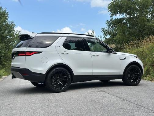 2025 Land Rover Discovery P300 S