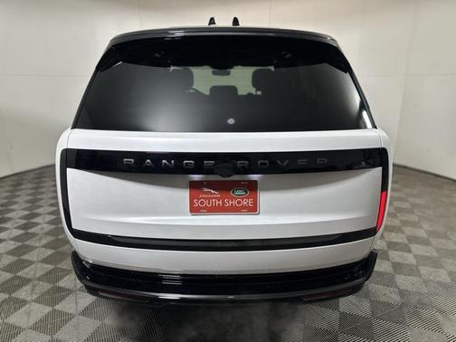 2025 Land Rover Range Rover P530 SE