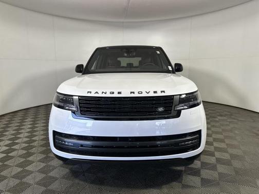 2025 Land Rover Range Rover P530 SE