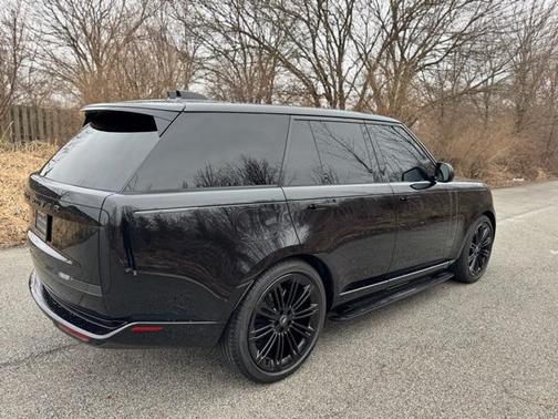 2024 Land Rover Range Rover P530 SE