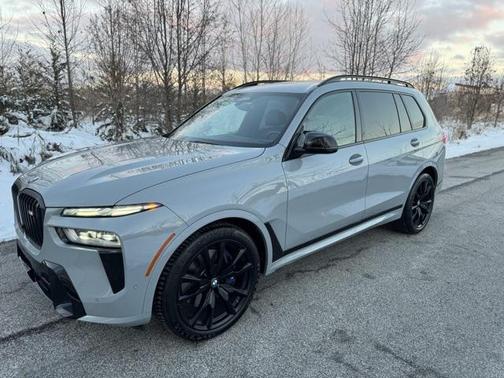 2024 BMW X7 M60i