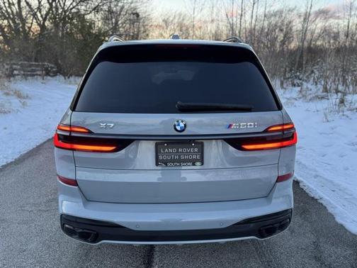 2024 BMW X7 M60i