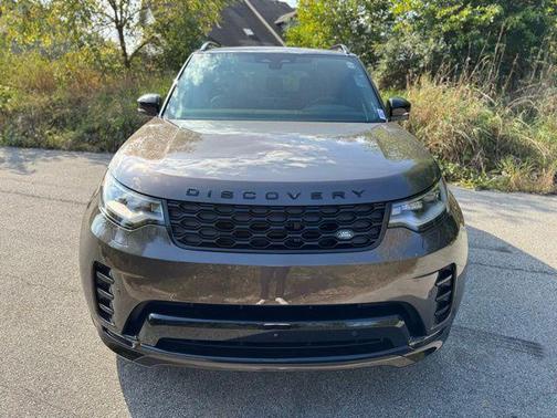 Charenet Grey 2026 Land Rover Discovery Dynamic SE