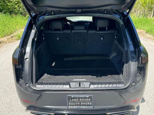 Carpathian Grey Premium Metallic 2023 Land Rover Range Rover Sport SE