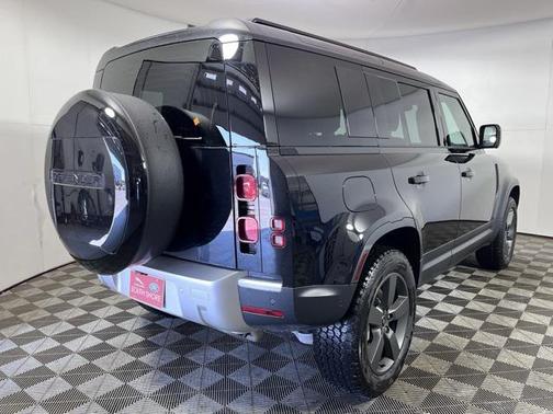 2025 Land Rover Defender 110 P300