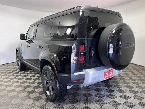2025 Land Rover Defender 110 P300