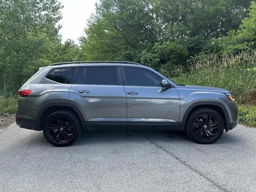 2022 Volkswagen Atlas 3.6L SE w/Technology