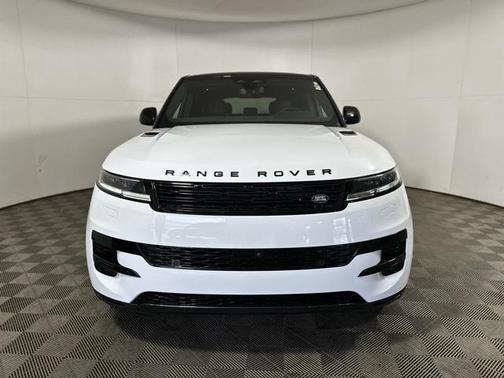 2025 Land Rover Range Rover Sport SE