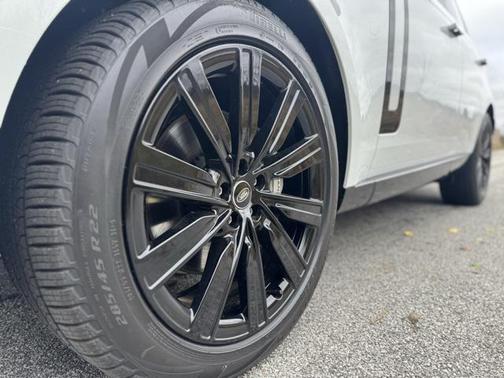 2025 Land Rover Range Rover P400 SE