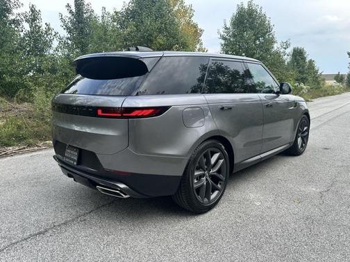 2025 Land Rover Range Rover Sport SE