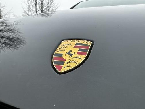 2023 Porsche Cayenne Platinum Edition