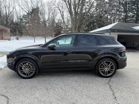 2023 Porsche Cayenne Platinum Edition