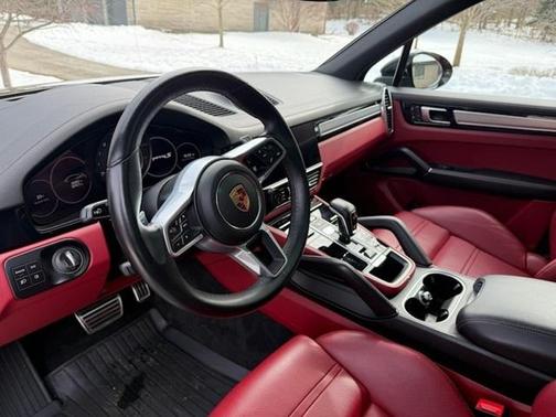 2023 Porsche Cayenne Platinum Edition