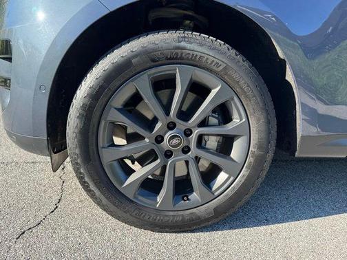 Varesine Blue Metallic 2024 Land Rover Range Rover Sport SE