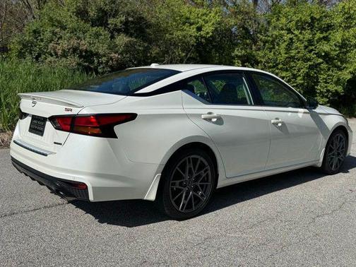 Pearl White Tricoat 2023 Nissan Altima SR VC-Turbo FWD
