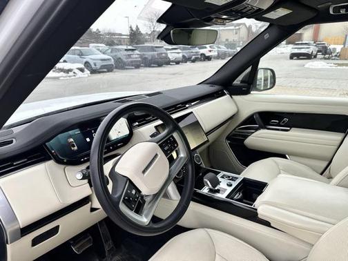 2023 Land Rover Range Rover P530 SE