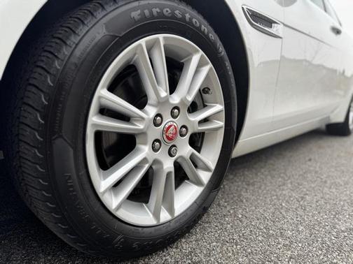 2018 Jaguar XE 25t Premium