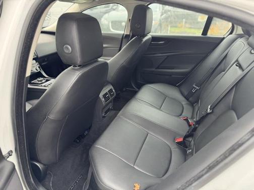 2018 Jaguar XE 25t Premium