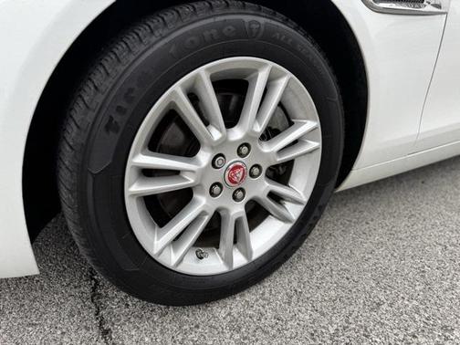 2018 Jaguar XE 25t Premium