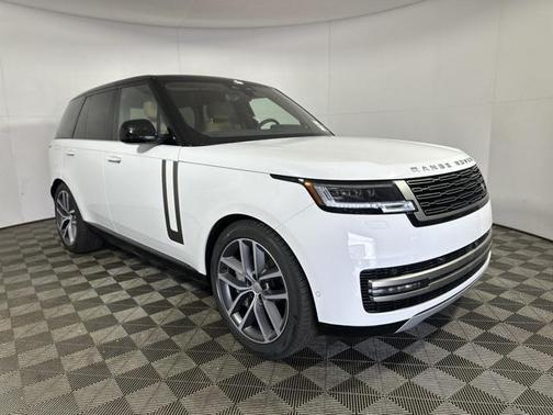 2025 Land Rover Range Rover P550e SE