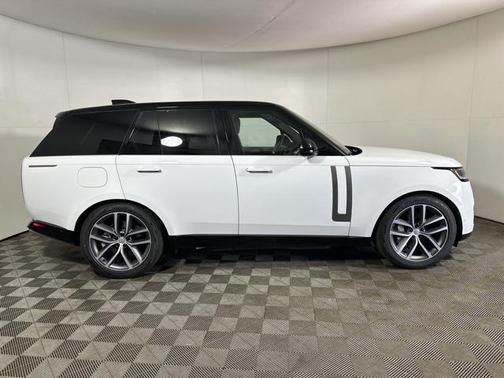 2025 Land Rover Range Rover P550e SE