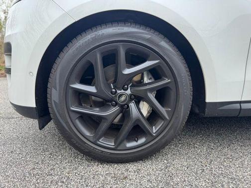 2024 Land Rover Range Rover Sport SE