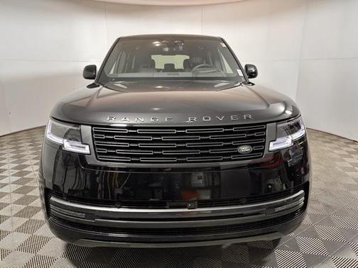 2025 Land Rover Range Rover P530 SE