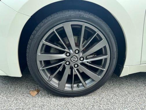 Pearl White Tricoat 2019 Nissan Maxima 3.5 Platinum