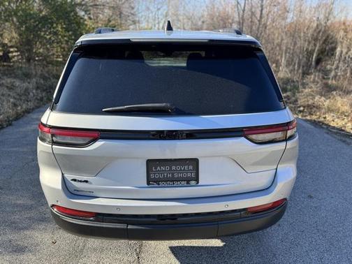 2022 Jeep Grand Cherokee Altitude