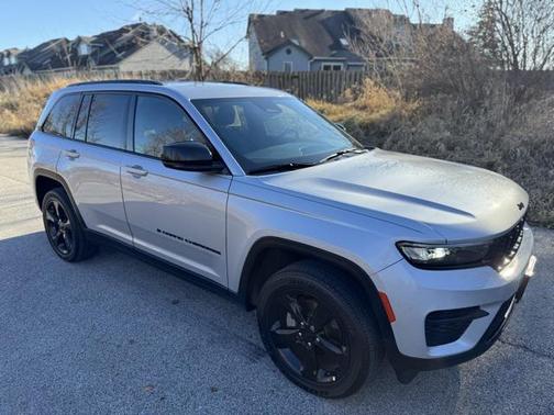 2022 Jeep Grand Cherokee Altitude