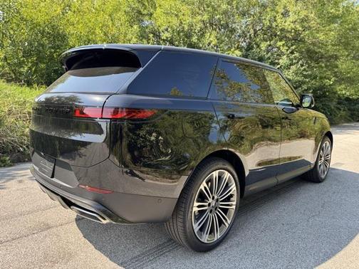 2025 Land Rover Range Rover Sport SE