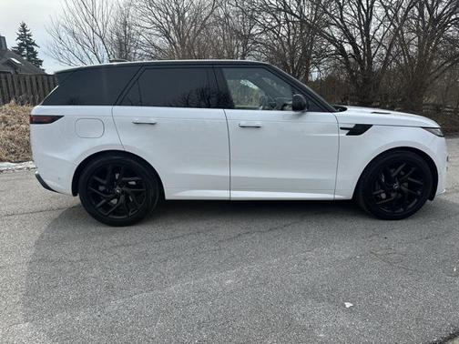 2025 Land Rover Range Rover Sport SE