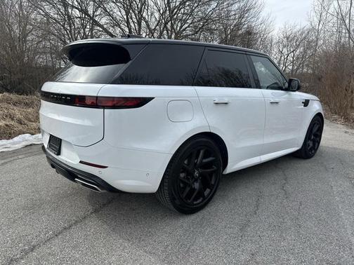 2025 Land Rover Range Rover Sport SE