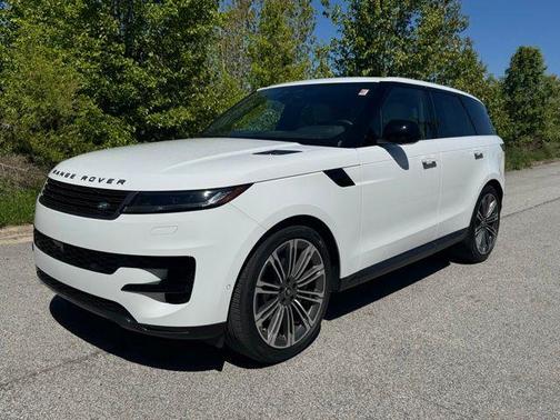 White 2025 Land Rover Range Rover Sport SE