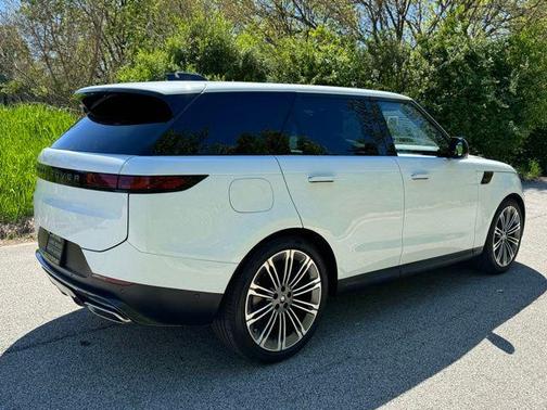 White 2025 Land Rover Range Rover Sport SE