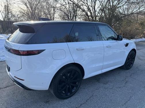 2026 Land Rover Range Rover Sport SE