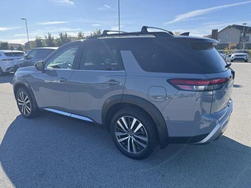 2022 Nissan Pathfinder Platinum 4WD
