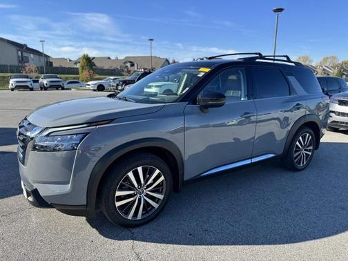 2022 Nissan Pathfinder Platinum 4WD