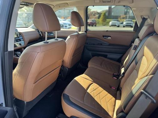 2022 Nissan Pathfinder Platinum 4WD