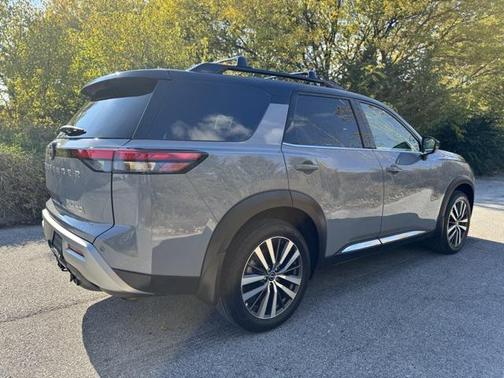2022 Nissan Pathfinder Platinum 4WD