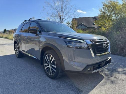 2022 Nissan Pathfinder Platinum 4WD