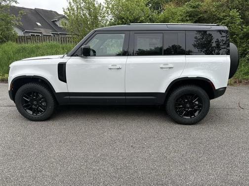 2025 Land Rover Defender 110 P300