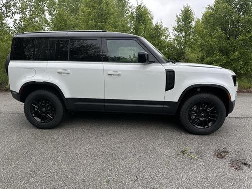 2025 Land Rover Defender 110 P300