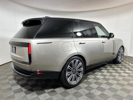2025 Land Rover Range Rover P400 SE