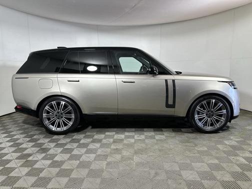 2025 Land Rover Range Rover P400 SE